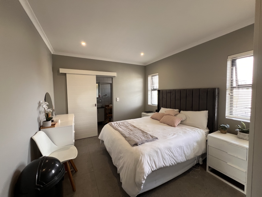 To Let 2 Bedroom Property for Rent in Royal Ascot Western Cape